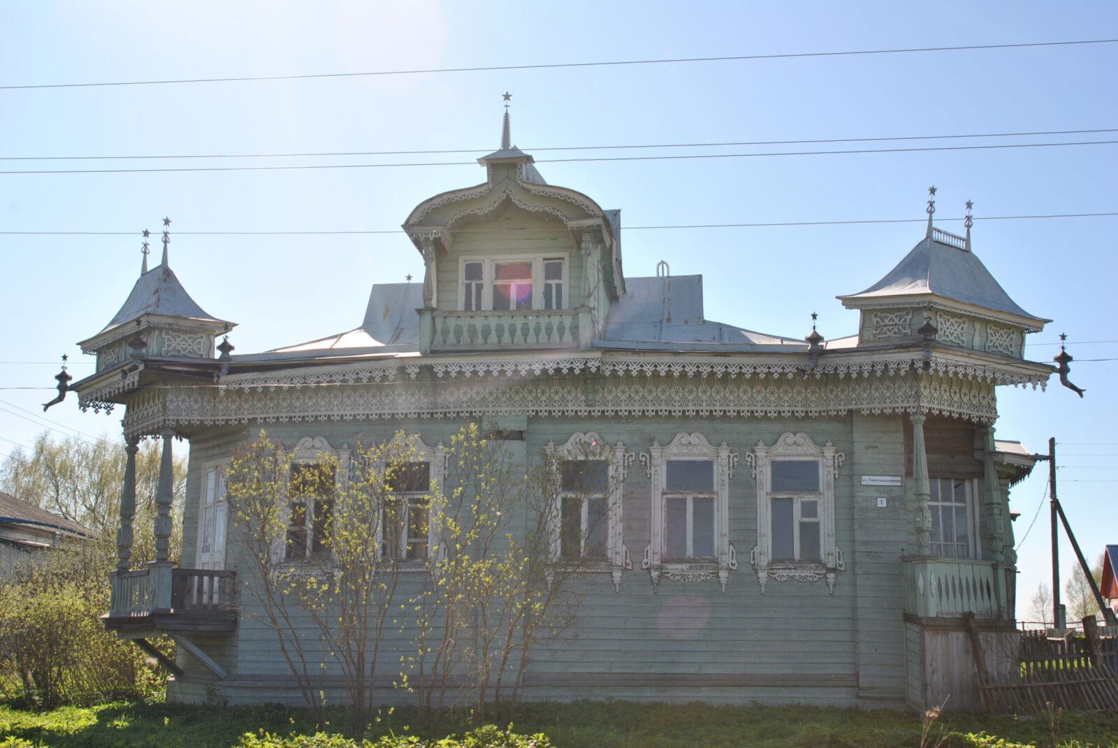 Дом со щуками (Село Заозерье, Ярославская область). - Библиотека Наследия